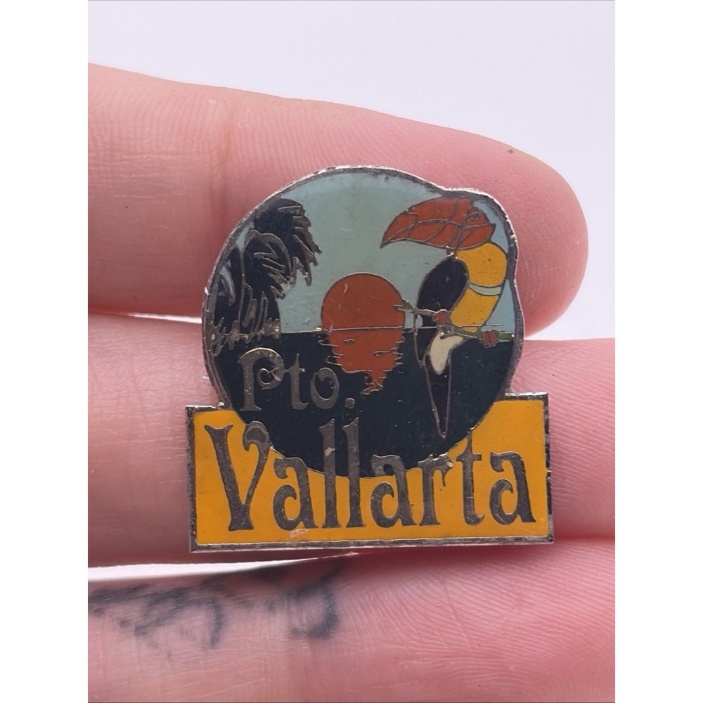 Puerto Vallarta Mexico Toucan Lapel Hat Pin